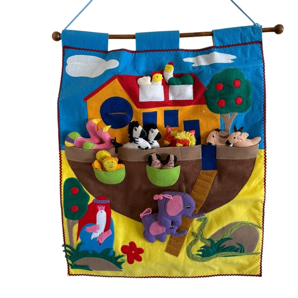 Pockets Of Learning Noahs Ark Cloth Felt Wall Hanging With 16 Removable Animals